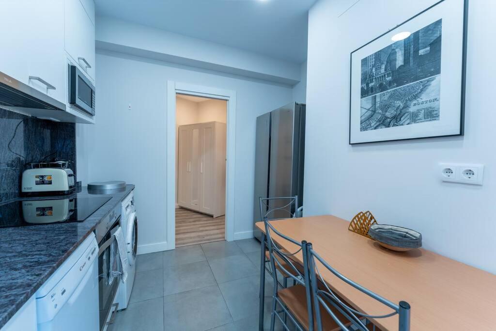 Valdecilla Center Apartment Santander Buitenkant foto